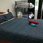 Castaway Beach House- No Parties - No Pets
