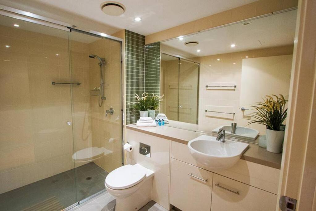 Apartment Loka Santi 10 - Beachfront Unit *