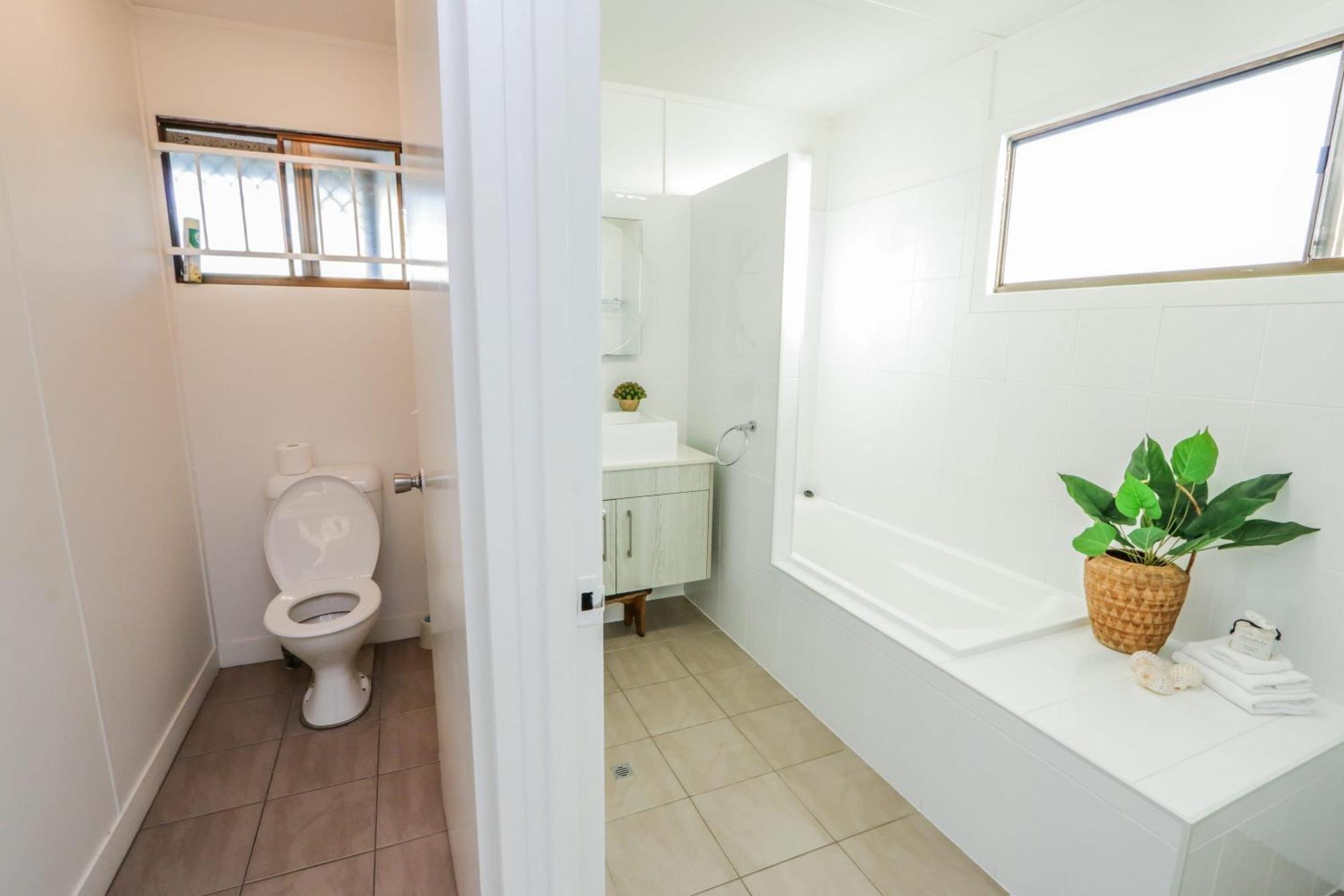 A Lure - Large 3-bedroom Central Beach House, Just A 2-minute Walk To Gorgeous Main Beach Agnes Water