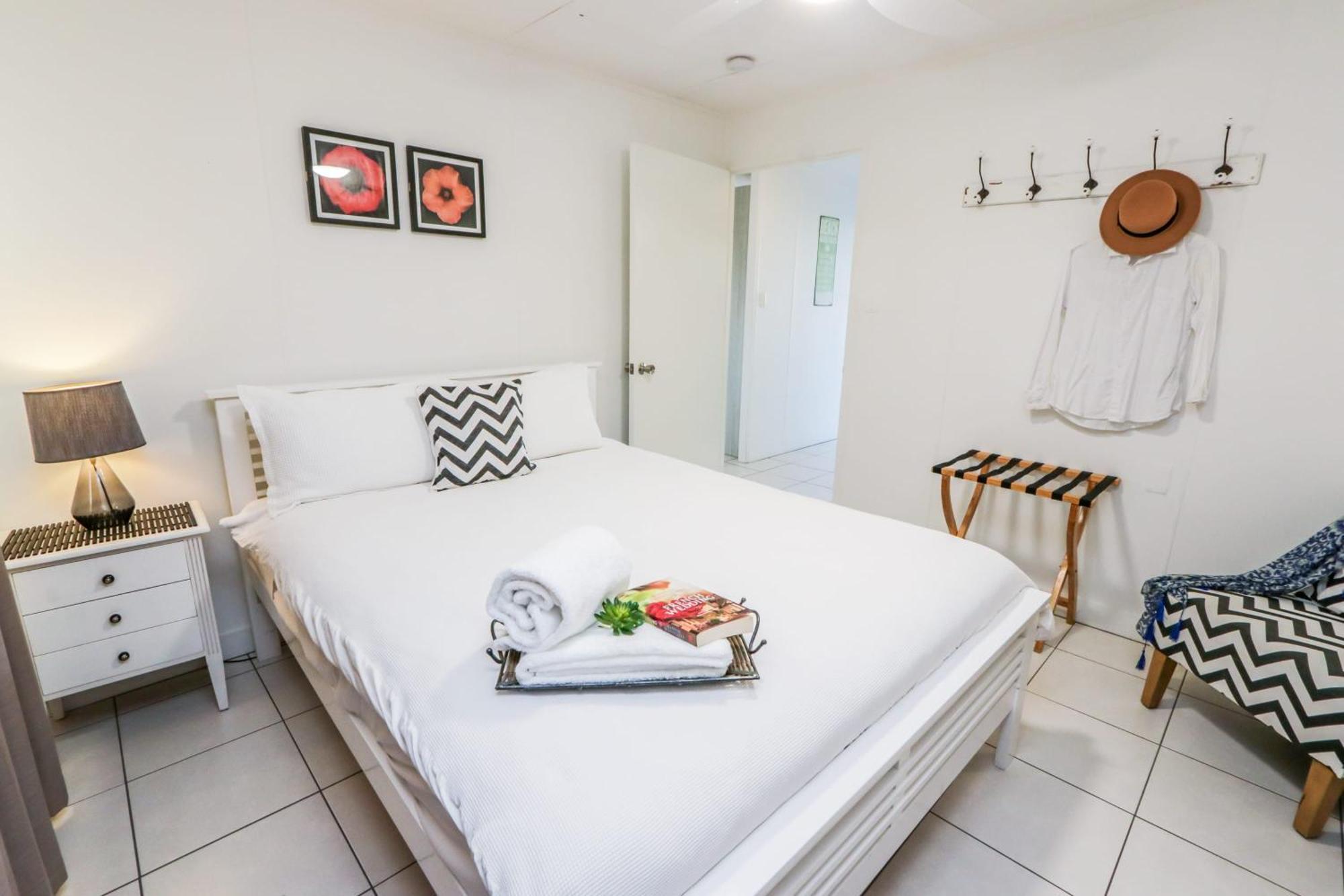 A Lure - Large 3-bedroom Central Beach House, Just A 2-minute Walk To Gorgeous Main Beach Holiday home