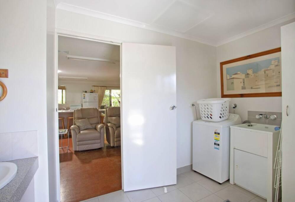 On Agnes Time - Large, 3-bedroom, Coastal In Agnes Water, Short Walk To Stunning Main Holiday home Agnes Water