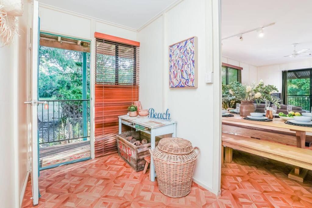 Banksia House - On Main Beach, Holiday home *