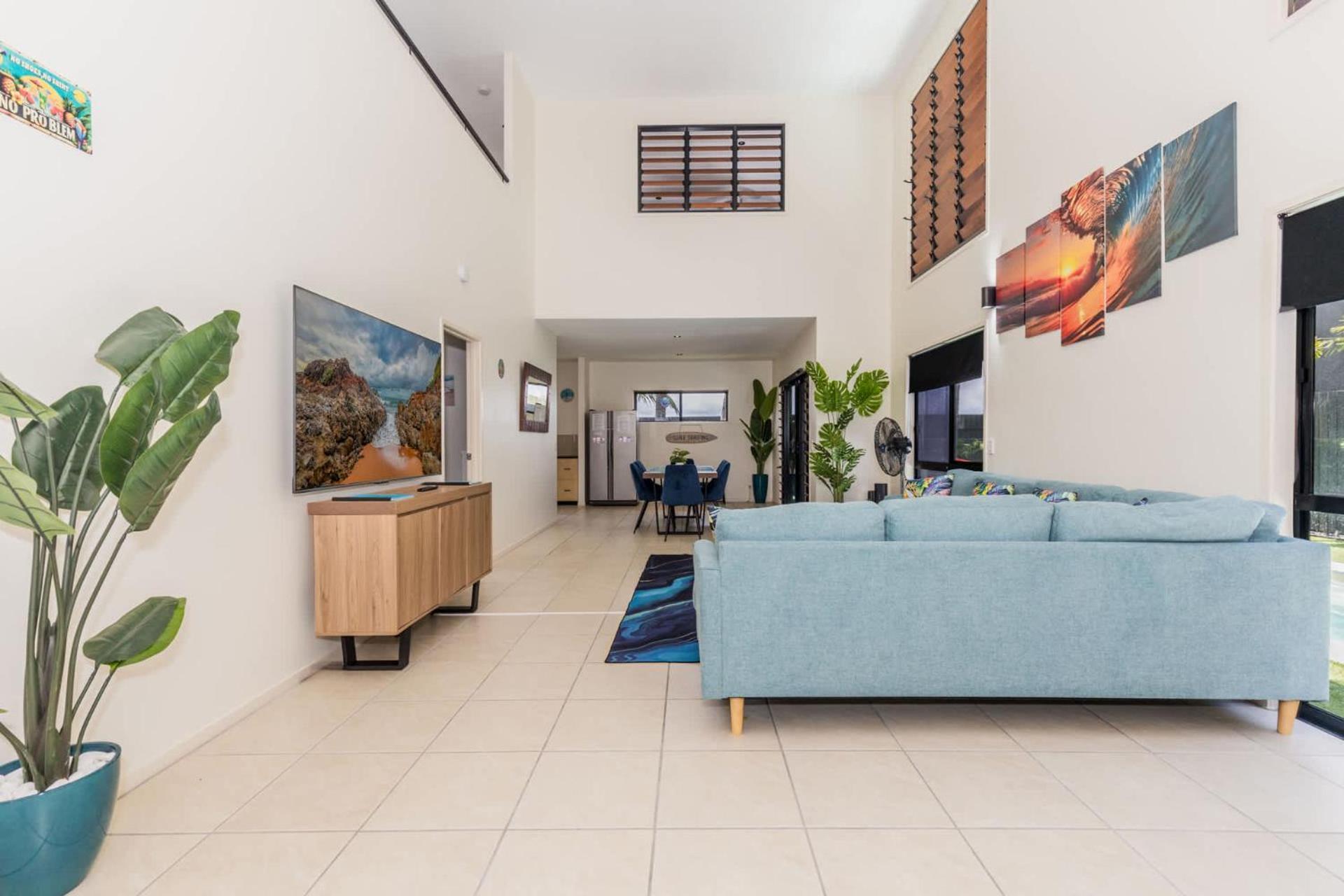Dolphin Dreamin' With Plunge Pool Holiday home
