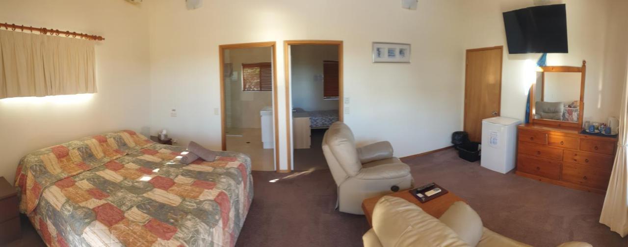 Escape 1770 - No Kids - No Smoking - No Partying (adults Only) 4*
